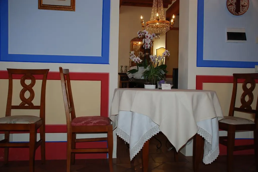 Il Rondò Boutique Hotel Montepulciano Stazione 3*,